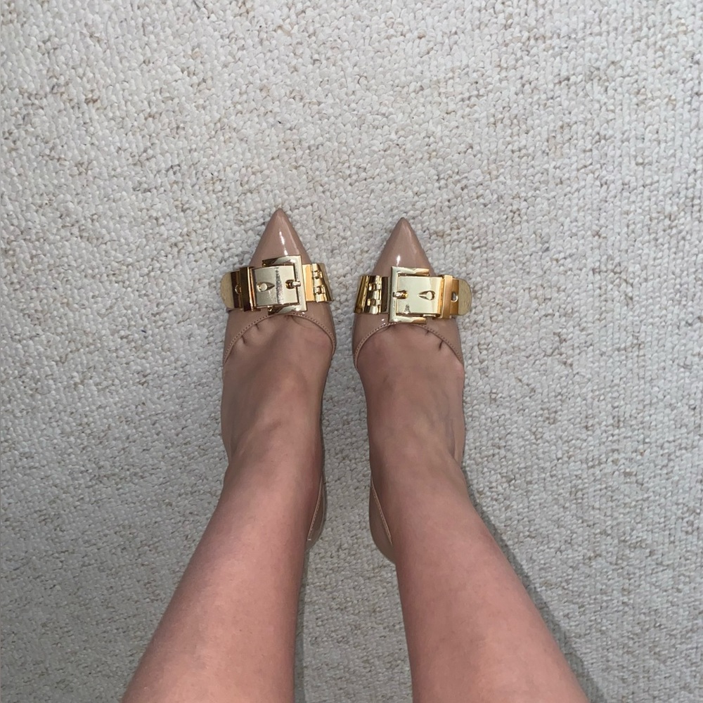 Nude heels with gold metal bow/accent